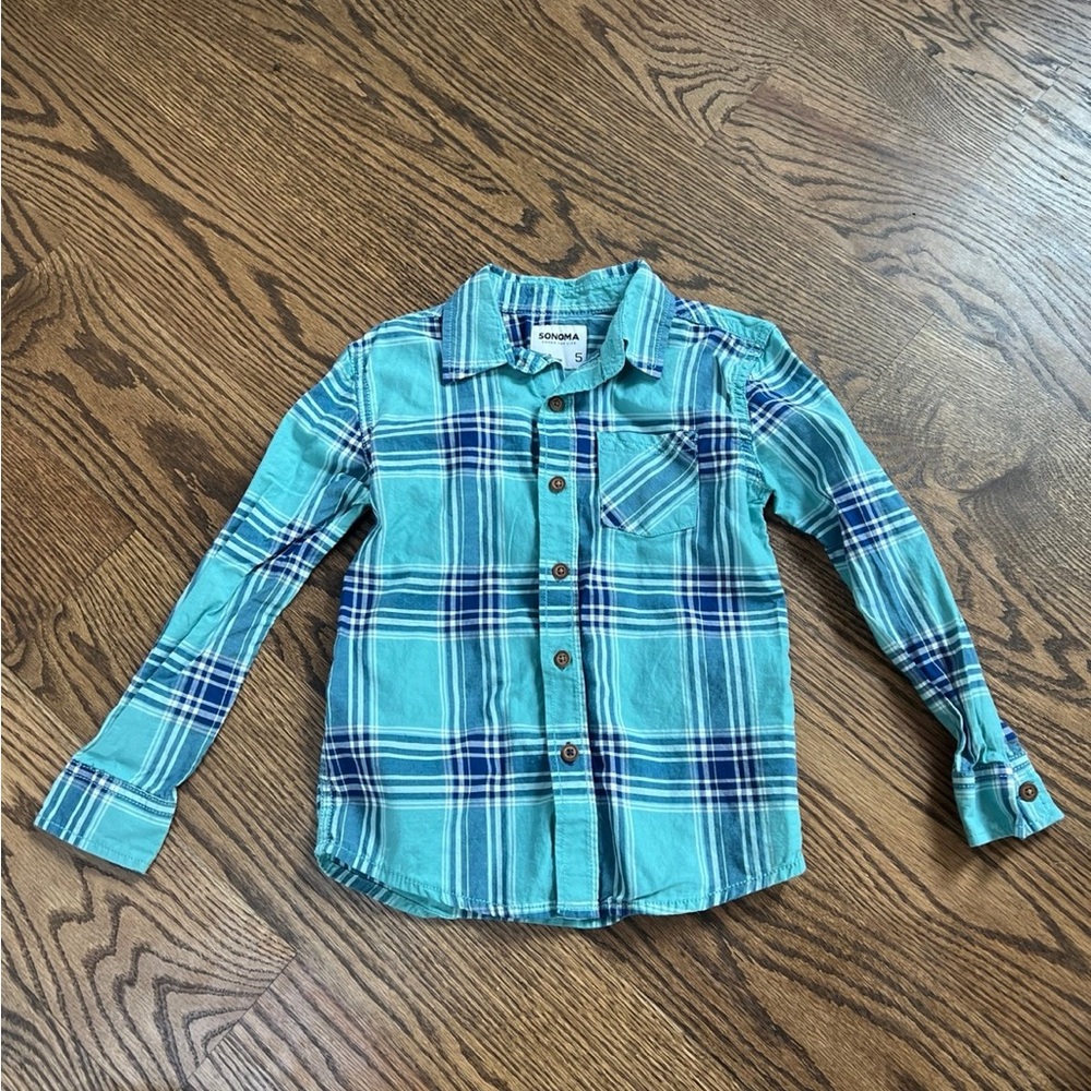 ❤️3/$20❤️ Size 5 button up shirt